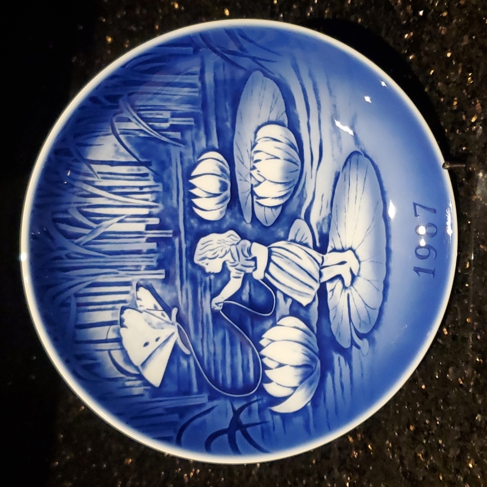 Hans Christian Anderson Christmas Wall -Plate 1987